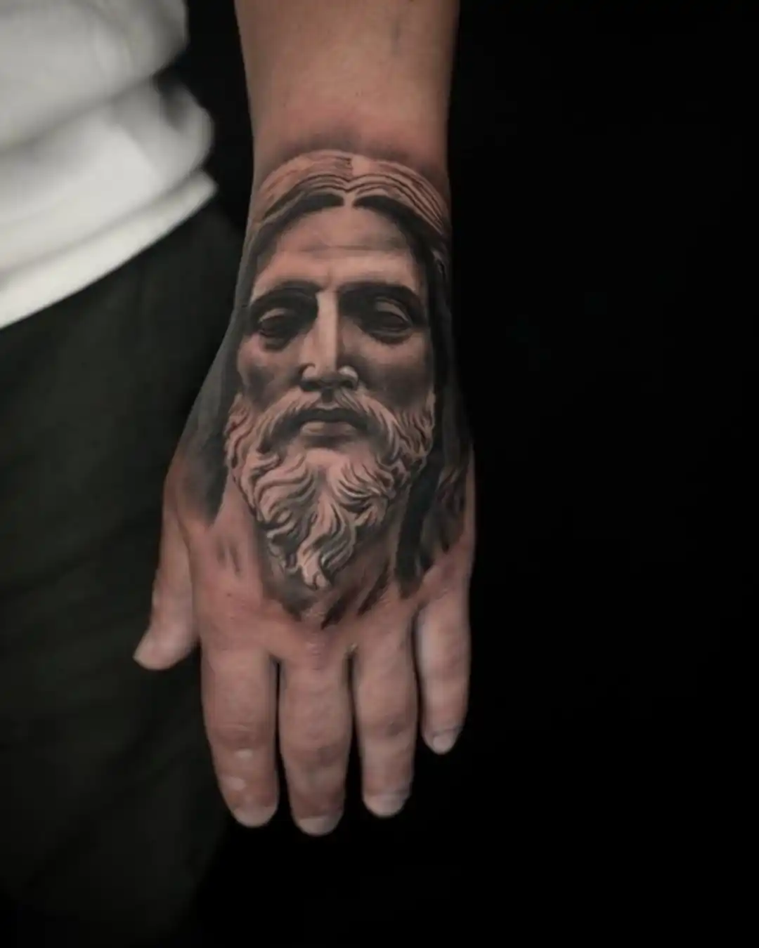 Tito Shadez black and grey fine line tattoos