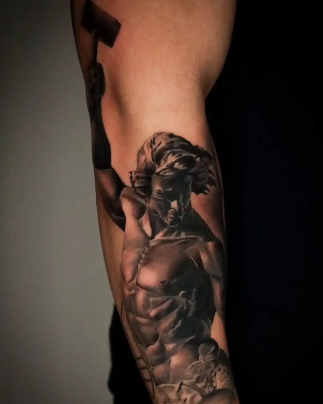 Tito Shadez minimal fine line tattoos