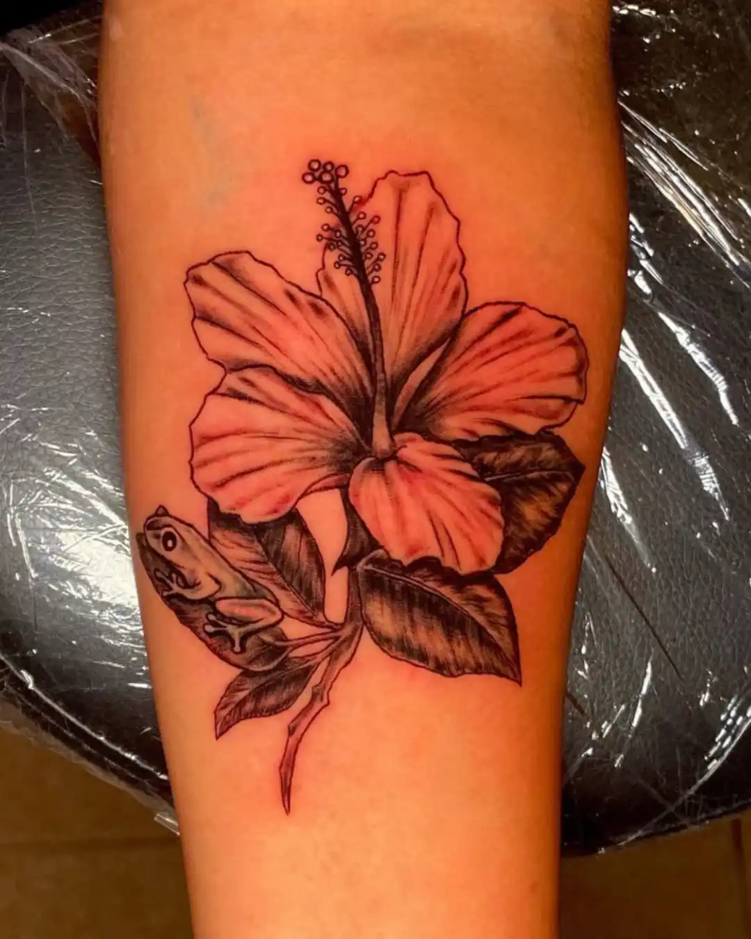 Tito Shadez fine line portrait artist