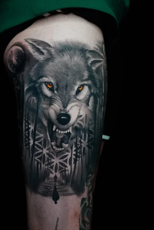 Nelson-Aviles-black-and-grey-tattoo-with-roaring-wolf