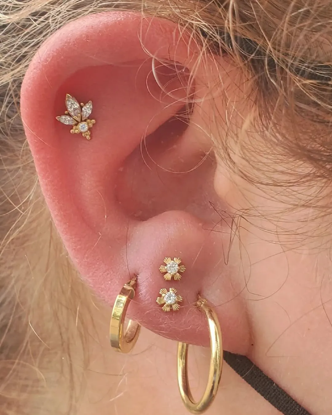 body piercing helix bee gold ear piercing chicago shops