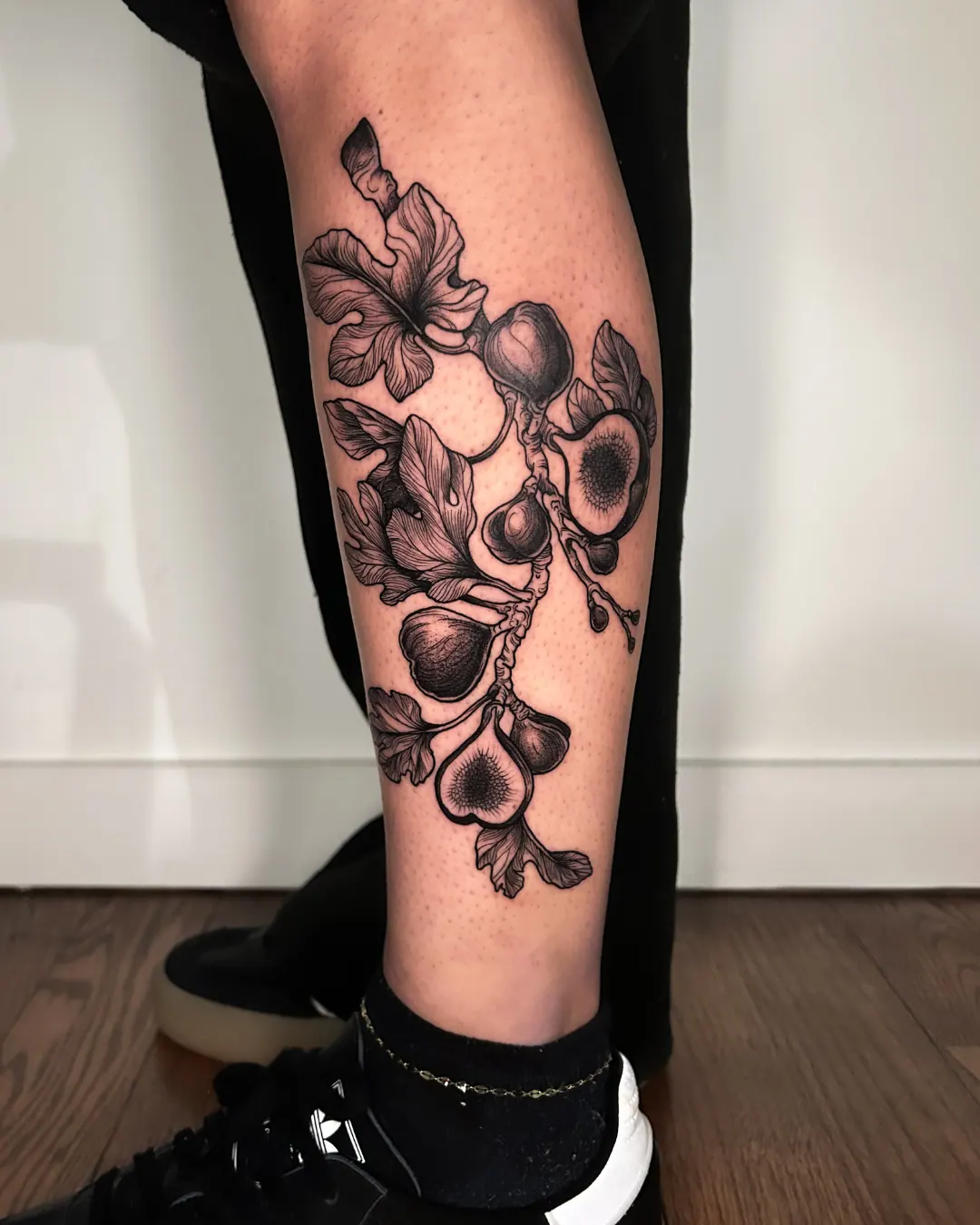 Crystal Thorns Chicago tattoo shop artist specialized in blackwork tattoos