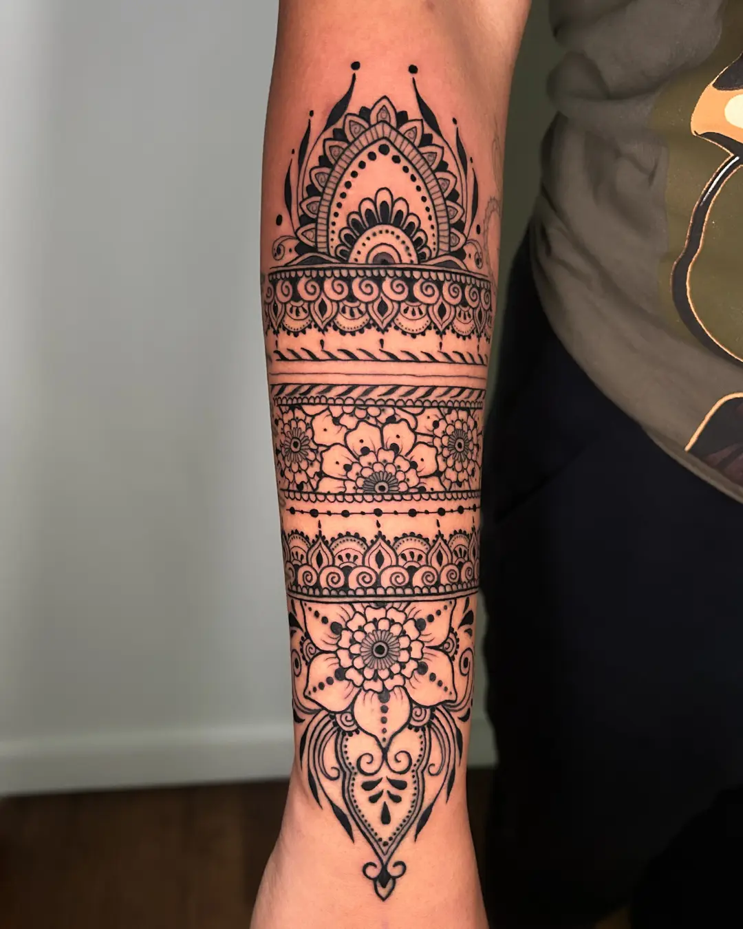 Crystal Thorns ornamental tattoo Chicago elegant ornamental tattoo with flowing linework