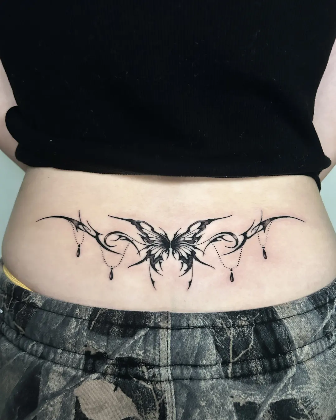 Crystal Thorns ornamental tattoo Chicago ornamental blackwork tattoo with geometric details